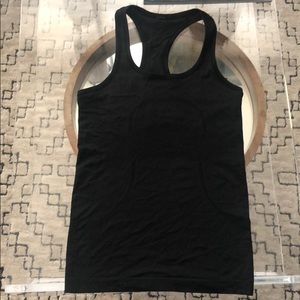 Black lulu workout tank